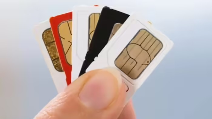 SIM Swap Fraud: મરજી વગર પોર્ટ થયુ SIM અને ખાતામાંથી ઉડી ગયા 7.2 લાખ, 2 સેટિંગ્સ ઓન કરીને SIM ને રાખો સુરક્ષિત 1 SIM Swap Fraud