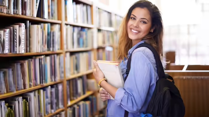 MBA vs Specialized MBA: સિમ્પલ MBA કે સ્પેશિયલાઇઝડ? AI ના જમાનામાં કરિયરને વધુ વેલ્યુએબલ બનાવવાના ૬ પ્રો ટિપ્સ 1 MBA vs Specialized MBA