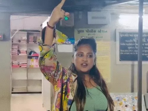 Kirti Patel New Controversy