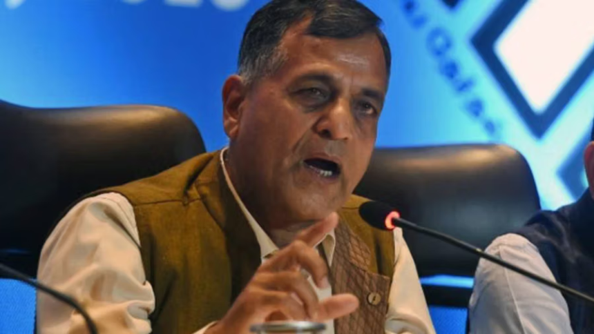 Ashok Lavasa SIR: SIR માં કેટલા ‘અયોગ્ય’ મતદારો હટ્યા? પૂર્વ ચૂંટણી કમિશનર અશોક લવાસાએ ચૂંટણી પંચ પાસે માંગ્યો જવાબ 1 Ashok Lavasa SIR