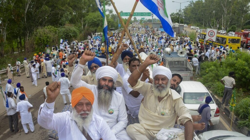 Shambhu border farmers protest: ભારત-અમેરિકા ટ્રેડ ડીલના વિરોધમાં ખેડૂતોને દિલ્હી જતાં રોકાયા, શંભુ બોર્ડર પર ભારે બેરિકેડિંગ 1 Shambhu border farmers protest