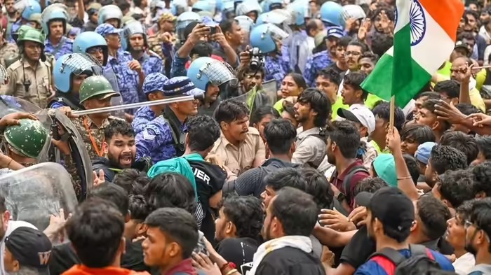 Gen Z Employment Crisis: Gen Z ની ચિંતાઓને અવગણવાનો ભોગ બની શકે સરકાર, રોજગાર અને ભવિષ્યને લઈને વધતી નારાજગી 1 Gen Z Employment Crisis