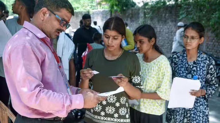 NEET UG OMR Sheet વિવાદમાં વિદ્યાર્થીનીનો મોટો દાવો, 668 માર્ક્સના બદલે આવ્યા -11 1 NEET UG OMR Sheet