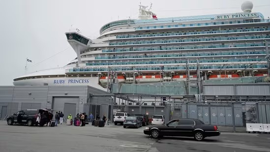 Cruise Outbreak Norovirus: ક્રૂઝ પર નોરોવાયરસનો કહેર, ૧૨૫ લોકો થયા બીમાર, શું છે નોરોવાયરસ અને શા માટે છે આટલો ખતરનાક? 1 Cruise Outbreak Norovirus