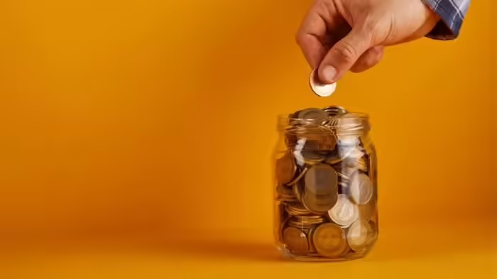 Personal Finance Tips: આર્થિક આઝાદી મેળવવી છે? તો ભૂલથી પણ ન કરતા આ 5 નાણાકીય ભૂલો, જે તમારા ભવિષ્યના લક્ષ્યોને કરી શકે છે પ્રભાવિત 1 Personal Finance Tips
