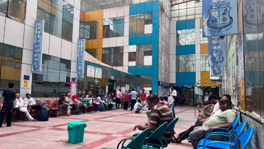 DSCI Cancer Treatment: દિલ્હી સ્ટેટ કેન્સર ઇન્સ્ટિટ્યૂટની દયનીય હાલત, ગરીબ દર્દીઓ પરેશાન, કરોડોનું મશીન ધૂળ ખાઈ રહ્યું છે 1 DSCI Cancer Treatment