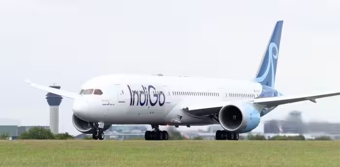 Dubai-Mumbai Flight Emergency Landing Rajkot: દુબઈ-મુંબઈ ફ્લાઇટના કાર્ગોમાં ધુમાડો દેખાતા રાજકોટ એરપોર્ટ પર કરાઈ ઇમરજન્સી લેન્ડિંગ 1 Dubai-Mumbai Flight Emergency Landing Rajkot