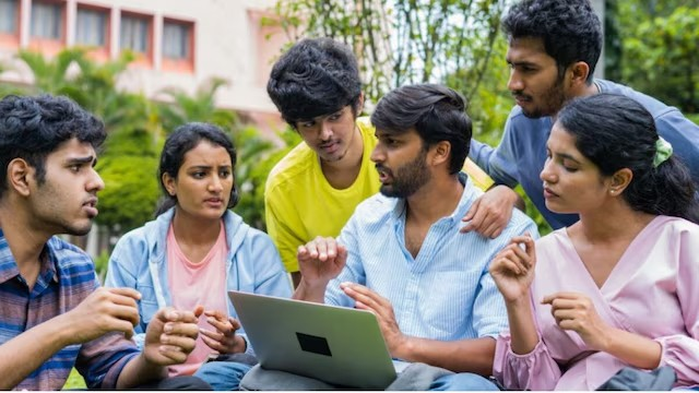 Exam paper controversies India: છેલ્લા 5 વર્ષમાં NEET, UGC-NET, JEE અને CBSEના મોટા વિવાદો, જાણો ક્યાં શું થયું? 1 Exam paper controversies India