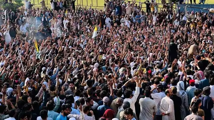 PoK Protest: પીઓકેમાં સરકાર વિરોધી આંદોલન તેજ, અનેક પ્રદર્શનકારીઓના મોતના દાવા વચ્ચે પાકિસ્તાન સરકાર ઘેરાઈ 1 PoK Protest