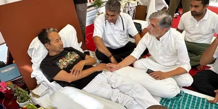 Pawan Khera Visits Sonam Wangchuk