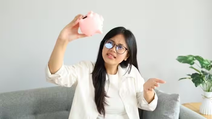 FD Break vs Loan Against FD: FD તોડવી કે FD પર Loan લેવું? પૈસાની જરૂરિયાતમાં જાણો કયો વિકલ્પ વધુ યોગ્ય 1 FD Break vs Loan Against FD