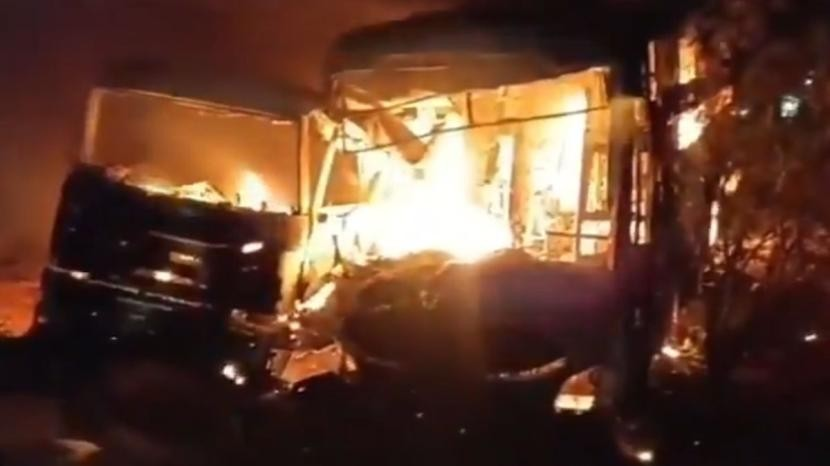 Dausa Road Accident: રાજસ્થાનના દૌસામાં ભીષણ માર્ગ અકસ્માત, એક્સપ્રેસવે પર બસ અને ટ્રકની ટક્કર બાદ લાગેલી આગમાં 8 લોકોના મોત 1 Dausa Road Accident