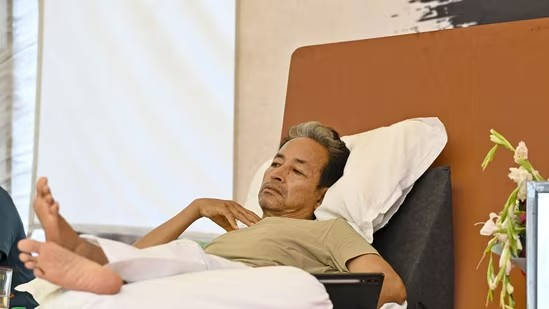 Sonam Wangchuk Protest: સોનમ વાંગચૂક ની સ્થિતિ બગડી રહી છે, બેજવાબદારી સામે રાજીનામુ મંગાય તેમા ખોટુ શુ છે? 1 Sonam Wangchuk Protest