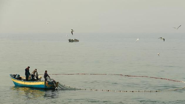 Fisherman Maritime Security: રોજી માટે દરિયો, મોતનો ડર સાથે: ગુજરાતના માછીમાર કેમ બને છે ભોગ? 1 Fisherman Maritime Security