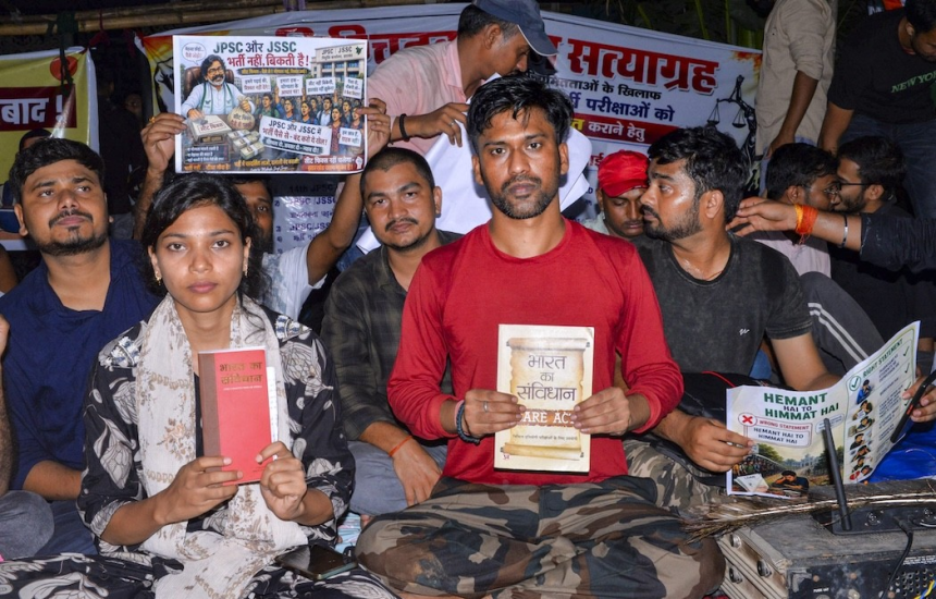 Jharkhand Student Protest: ઝારખંડમાં ભરતી પરીક્ષા વિવાદ વચ્ચે સરકારનું વિદ્યાર્થી પ્રતિનિધિમંડળને વાટાઘાટ માટે આમંત્રણ 1 Jharkhand Student Protest