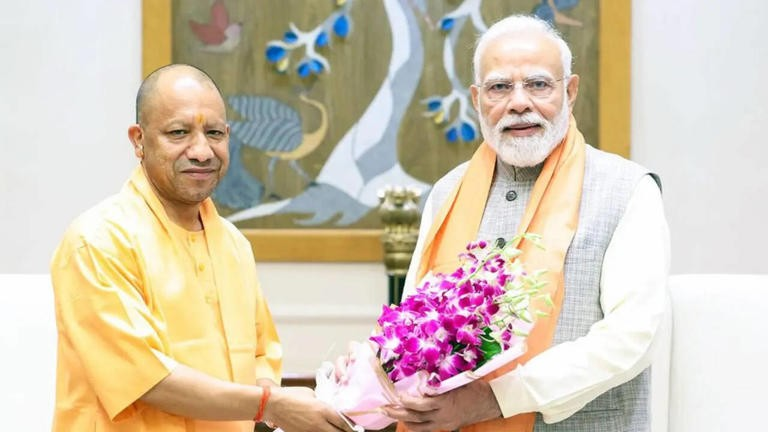 Yogi-Modi Meeting: મોદી-યોગીની મુલાકાત માત્ર શિષ્ટાચાર? કે UPની આગામી રાજનીતિનો કોઈ સંકેત? 1 Yogi-Modi Meeting