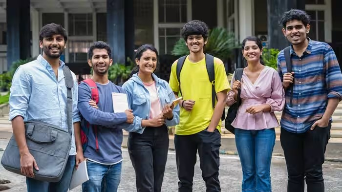 BTech Branch Selection Tips: એક્સપર્ટે જણાવ્યું કઈ એન્જિનિયરિંગ બ્રાન્ચ આપશે શ્રેષ્ઠ કારકિર્દી અને ઊંચું પેકેજ 1 BTech Branch Selection Tips
