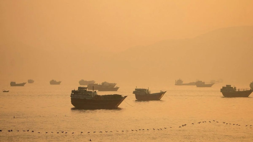 Hormuz Strait Shipping Ban