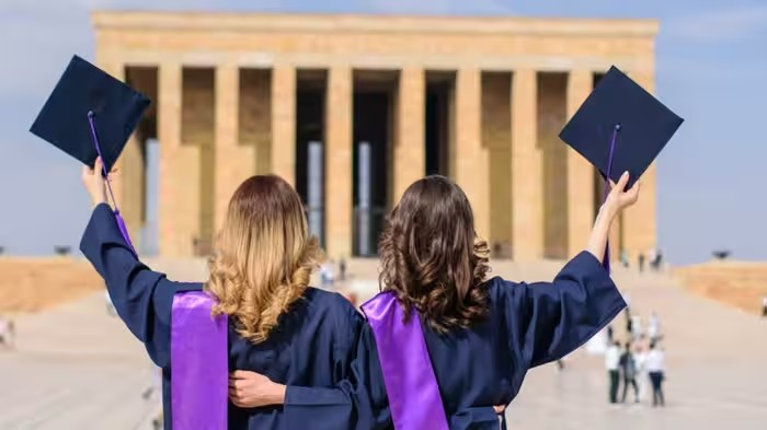 Study Abroad Popular Countries: અમેરિકા-કેનેડા નહીં, જર્મની સહિત આ દેશો બની રહ્યા છે ભારતીય વિદ્યાર્થીઓની નવી પસંદ 1 Study Abroad Popular Countries