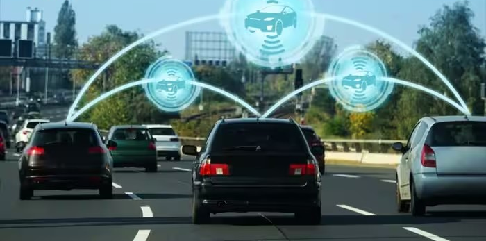 V2V Technology: ભારતમાં રોડ અકસ્માત ઘટાડવા સરકારનું મોટું પગલું, નવી ગાડીઓમાં V2V કમ્યુનિકેશન સિસ્ટમ ફરજિયાત 1 V2V Technology