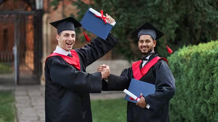 Sheffield University Scholarship: શેફીલ્ડ યુનિવર્સિટીની 9 લાખ રૂપિયાની સ્કોલરશિપ, ભારતીય વિદ્યાર્થીઓ માટે તક 1 Sheffield University Scholarship