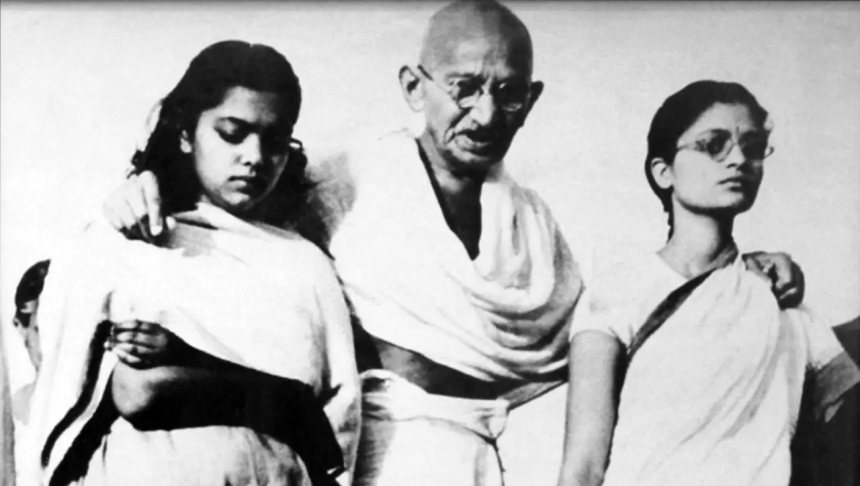 Gandhi Brahmacharya Experiments: ગાંધીજીના બ્રહ્મચર્યના પ્રયોગો: યુવતીઓ સાથે એક પથારીમાં સૂતા હતા, સરદાર પટેલ સહિત અનેક નજીકના સાથીઓએ કર્યો હતો વિરોધ 1 Gandhi Brahmacharya Experiments
