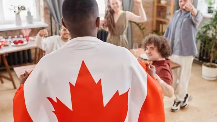 Canada Express Entry: કેનેડાને સ્કિલ્ડ વર્કર્સની જરૂર, એક્સપ્રેસ એન્ટ્રી દ્વારા ભારતીયો માટે PR મેળવવાની તક 1 Canada Express Entry