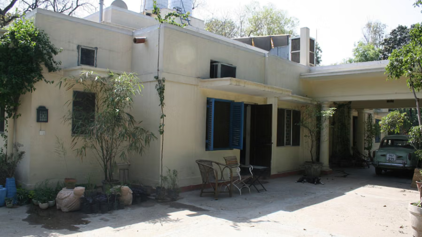 Delhi Government Bungalows expenditure: કેન્દ્રીય મંત્રીઓના સરકારી આવાસો પર 12 વર્ષમાં ₹547.68 કરોડનો ખર્ચ, જૂના બંગલાઓની જાળવણી બની મોંઘી 1 Delhi Government Bungalows expenditure