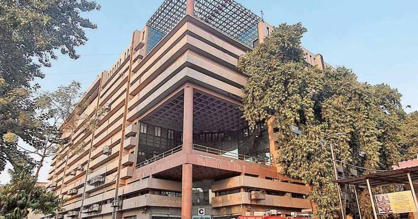 AMC Ahmedabad tender process: AMCના કરોડોના વિકાસ કામોમાં ટેન્ડર પ્રક્રિયા કેટલી પારદર્શક? ‘જાહેર નાણાં’ના ખર્ચ સામે સવાલો કેમ ઊભા થયા? 1 AMC Ahmedabad tender process