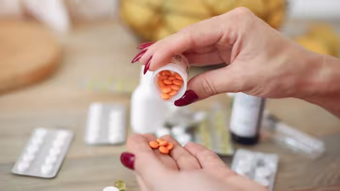 Thyroid Medicine Rules: થાઇરોઇડની દવા લેતા હોય તો આ ભૂલ ન કરતા, જાણો નિષ્ણાતોની સલાહ 1 Thyroid Medicine Rules