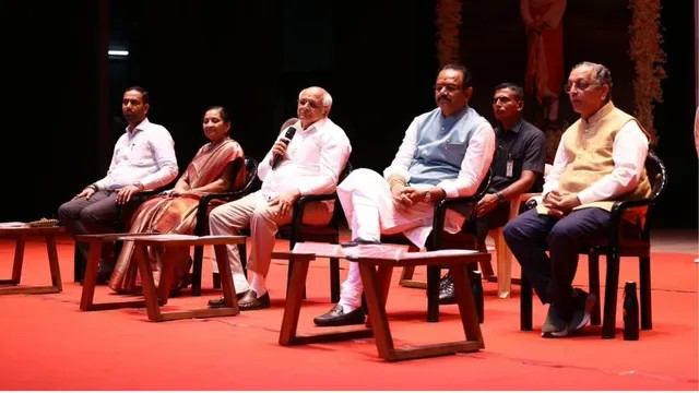 CM Bhupendra Patel ની યુવાનોને સલાહ, કહ્યું- પરસ્પર સરખામણીથી દૂર રહીને રાષ્ટ્ર નિર્માણમાં સકારાત્મક ભાગીદાર બનો 1 CM Bhupendra Patel