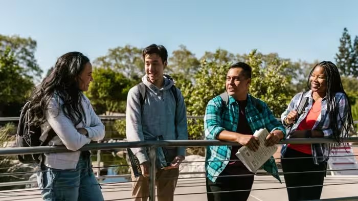 Study Abroad Tips: વિદેશમાં અભ્યાસ માટે ભારતીય સ્ટુડન્ટ્સનો બદલાયો અભિગમ, હવે યુનિવર્સિટી રૅન્કિંગ નહીં પણ તપાસે છે આ બાબતો 1 Study Abroad Tips