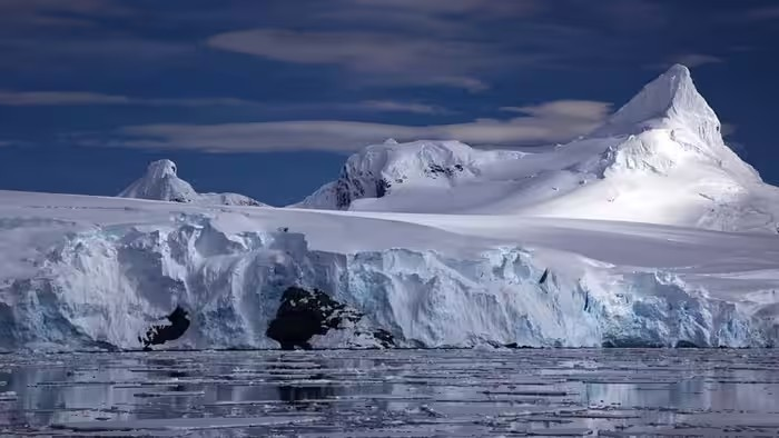Antarctica Glacier Melting: અન્ટાર્કટિકાની બરફીલી ચાદર નીચે છુપાયેલું મોટું જોખમ, ગ્લેશિયરની ઝડપ વધતાં વૈજ્ઞાનિકોની ચિંતા વધી 1 Antarctica Glacier Melting