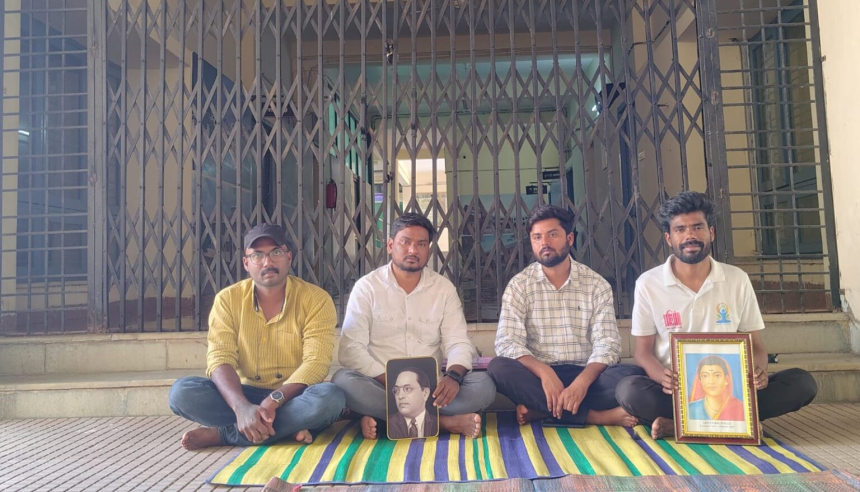 Wardha University Dalit Student Protest: વર્ધા યુનિવર્સિટીમાં મૂળભૂત સુવિધાઓની માંગ કરી રહેલા છ દલિત-પછાત વિદ્યાર્થીઓના કેમ્પસ પ્રવેશ પર પ્રતિબંધ 1 Wardha University Dalit Student Protest