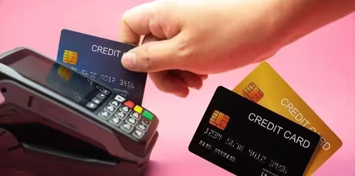 Credit Card Disadvantages: ક્રેડિટ કાર્ડ કેમ ન લેવું જોઈએ? જાણો એવી બાબતો જે કદાચ જ કોઈ તમને જણાવે! 1 Credit Card Disadvantages