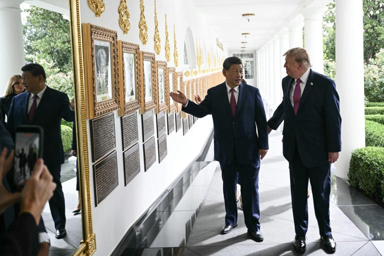 Trump Xi Jinping Summit: વૉશિંગ્ટનમાં શી જિનપિંગ સમક્ષ ટ્રમ્પે બાઇડેનની મજાક ઉડાવી, વાઇટ હાઉસમાં ‘ઑટોપેન’નો કર્યો ઉલ્લેખ 1 Trump Xi Jinping Summit