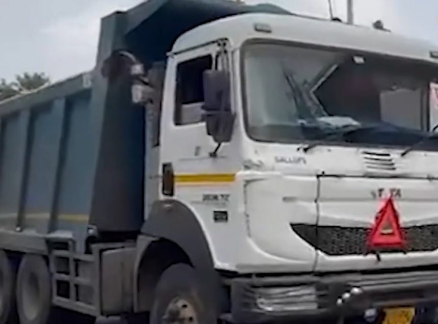 Ahmedabad Heavy Vehicle Accidents: અમદાવાદમાં બેફામ દોડતા ભારે વાહનો બન્યા જીવલેણ, સાડા પાંચ વર્ષમાં 521 અકસ્માતમાં 270નાં મોત 1 Ahmedabad Heavy Vehicle Accidents