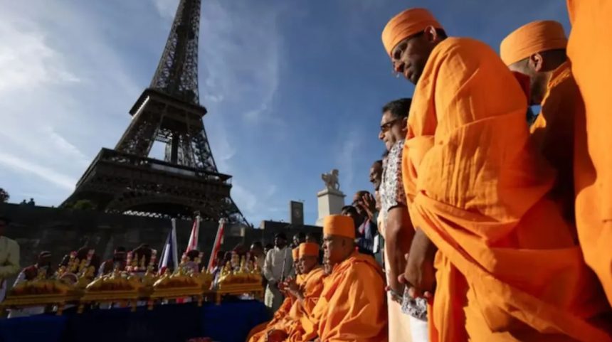 BAPS Controversy: BAPSના એફિલ ટાવર વિવાદથી લઈને FBI તપાસ સુધી, સ્વામીનારાયણ સંપ્રદાય સાથે જોડાયેલા 3 મોટા વિવાદોની સંપૂર્ણ વાત 1 BAPS Controversy