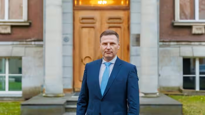 Estonia Defence Minister Resign