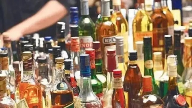 GIFT City Liquor Sales: GIFT Cityમાં દારૂના વેચાણમાં 15 ગણાથી વધુ ઉછાળો, બે વર્ષમાં 60,354 લીટરથી વધુ વેચાણ 1 GIFT City Liquor Sales