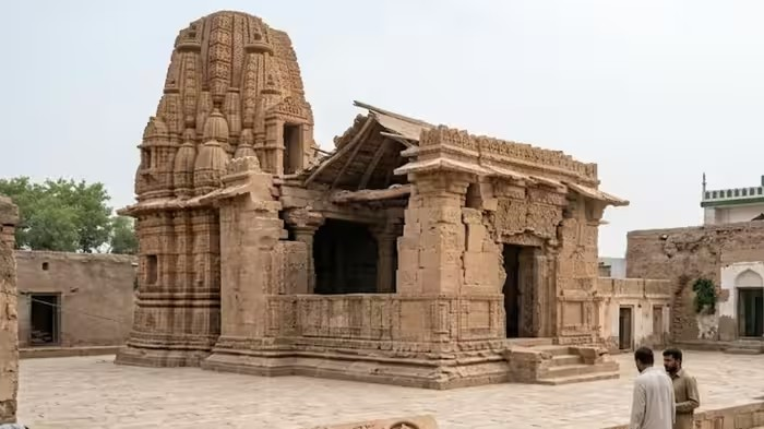 Pakistan Hindu Temple Demolition: પાકિસ્તાનમાં 125 વર્ષ જૂનું હિંદુ મંદિર તોડી પડાયું, TLP પર ગંભીર આરોપ; જમીન મદરેસામાં ભેળવવાનો પ્રયાસ? 1 Pakistan Hindu Temple Demolition