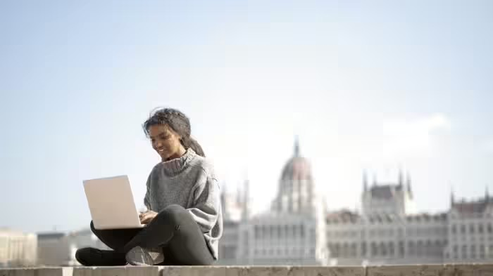 Study Abroad Advice: વિદેશમાં અભ્યાસ માટે માત્ર યુનિવર્સિટી રૅન્કિંગ ન જુઓ, એડમિશન પહેલાં આ 8 ફૅક્ટર્સ જરૂર તપાસો 1 Study Abroad Advice