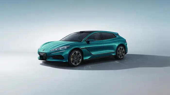 BYD Denza Electric Cars: BYDની Denzaની ભારતમાં એન્ટ્રી, 1,156 hp પાવર અને 600 કિમી રેન્જવાળી Z9 GTથી લક્ઝરી EV સેગમેન્ટમાં મચાવશે ધૂમ 1 BYD Denza Electric Cars