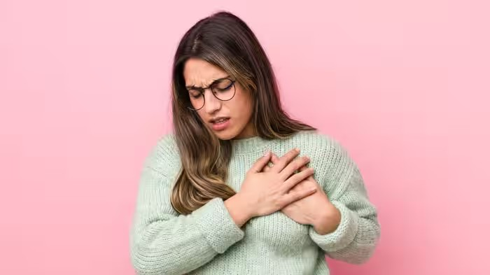 પ્રેમથી જ નહીં, તણાવથી પણ ‘Broken Heart Syndrome’ થઈ શકે, જાણો લક્ષણો અને સારવાર 1 Broken Heart Syndrome