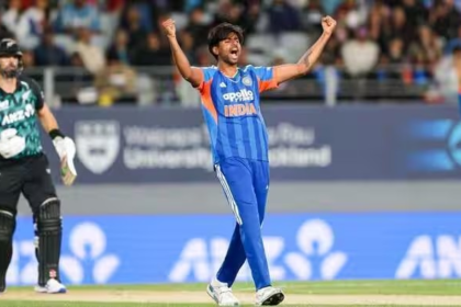 Mayank Yadav Bowling