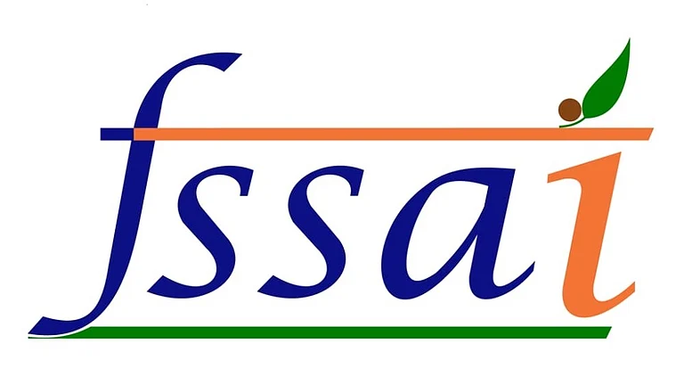 Food Safety India: બિસ્કિટમાં પશુઓનો ખોળ, દૂધમાં હાનિકારક પદાર્થો હોવાની આશંકા, FSSAIની કાર્યવાહીથી ખાદ્ય સુરક્ષા પર સવાલ 1 Food Safety India