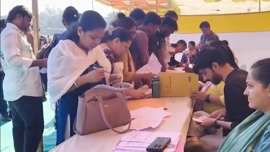 Gandhinagar Municipal Election: ગાંધીનગર મહાનગરપાલિકાની તમામ 44 બેઠકો પર આજે મતદાન, 13 ઑક્ટોબરે જાહેર થશે પરિણામ 1 gandhinagar election