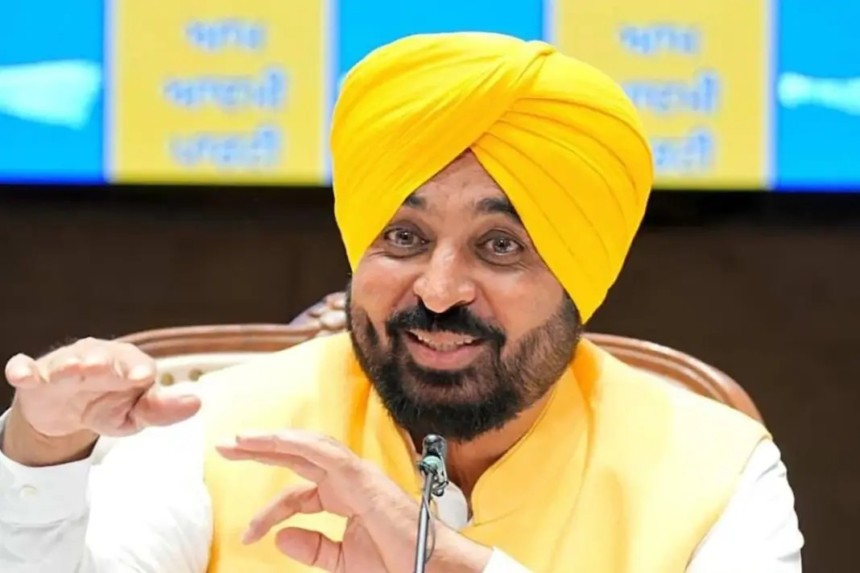 Punjab CBI Raid: ભગવંત માનના CMO પર CBIની કાર્યવાહીથી રાજકીય ઘમાસાણ, CMએ BJP પર લગાવ્યો કેન્દ્રીય એજન્સીઓના દુરુપયોગનો આરોપ 1 Punjab CBI Raid