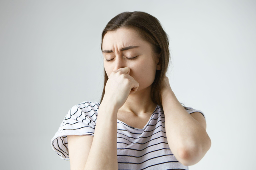 Hiccups Causes Remedies: વારંવાર હેડકી કેમ આવે છે? જાણો 5 મુખ્ય કારણો અને તેને રોકવાના ઘરેલુ ઉપાયો 1 Hiccups Causes Remedies