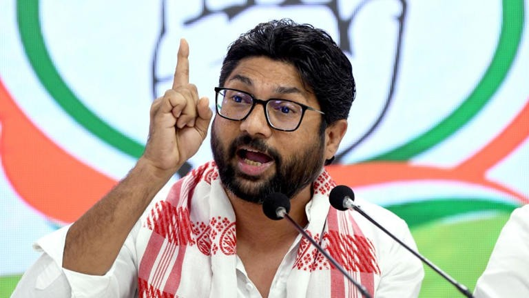 Jignesh Mevani FIR: જીગ્નેશ મેવાણી સહિત 8 સામે FIR, ગાંધીનગર ચૂંટણીના પ્રચાર દરમિયાન હોબાળો કરવાનો આરોપ 1 Jignesh Mevani FIR